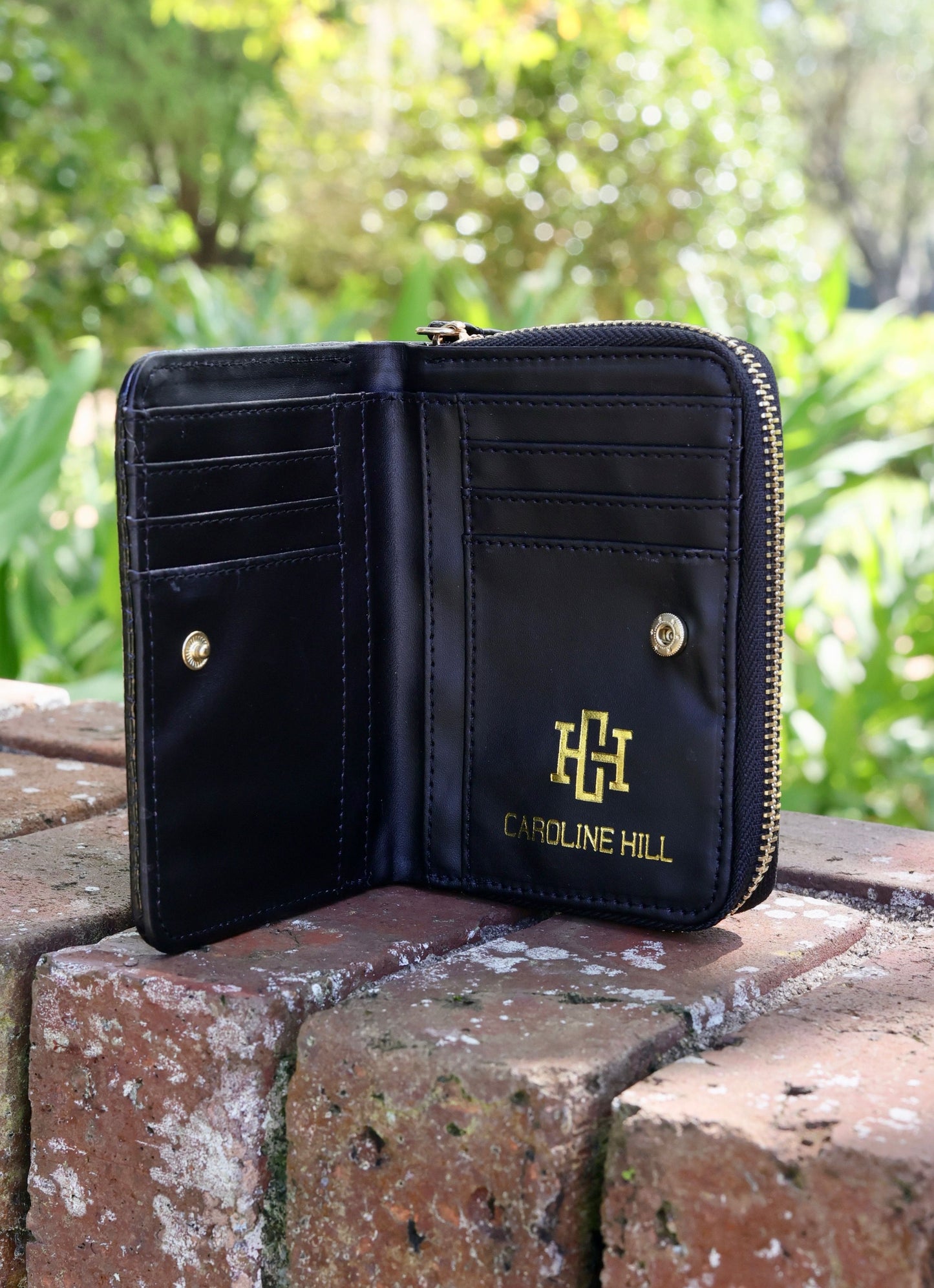 Nadine Zippered Wallet Black ES