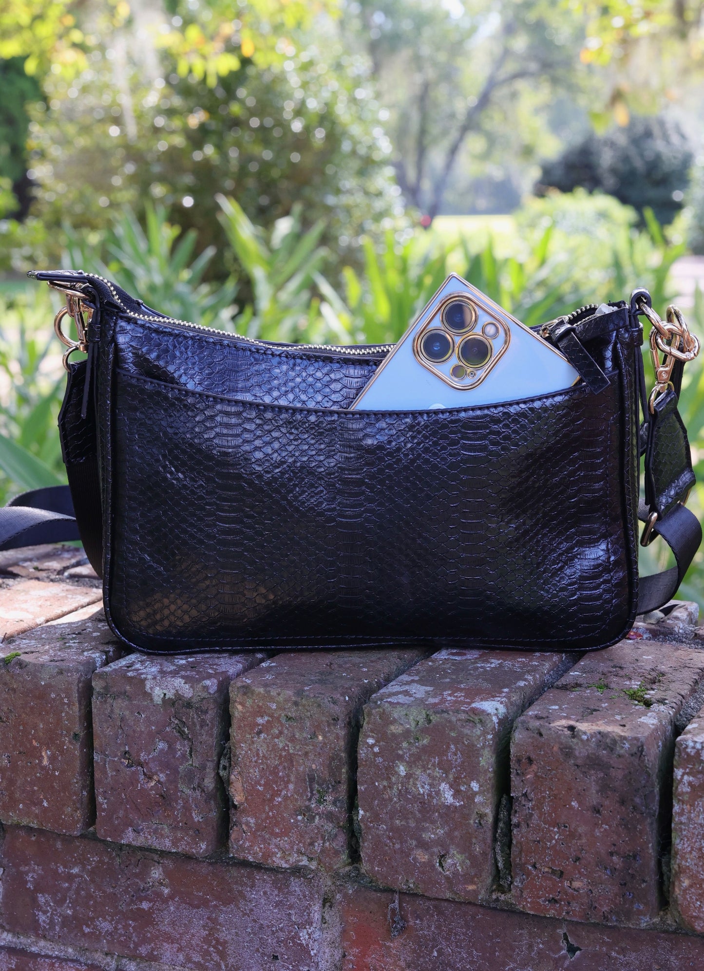 Paxton Crossbody with Pockets Black ES