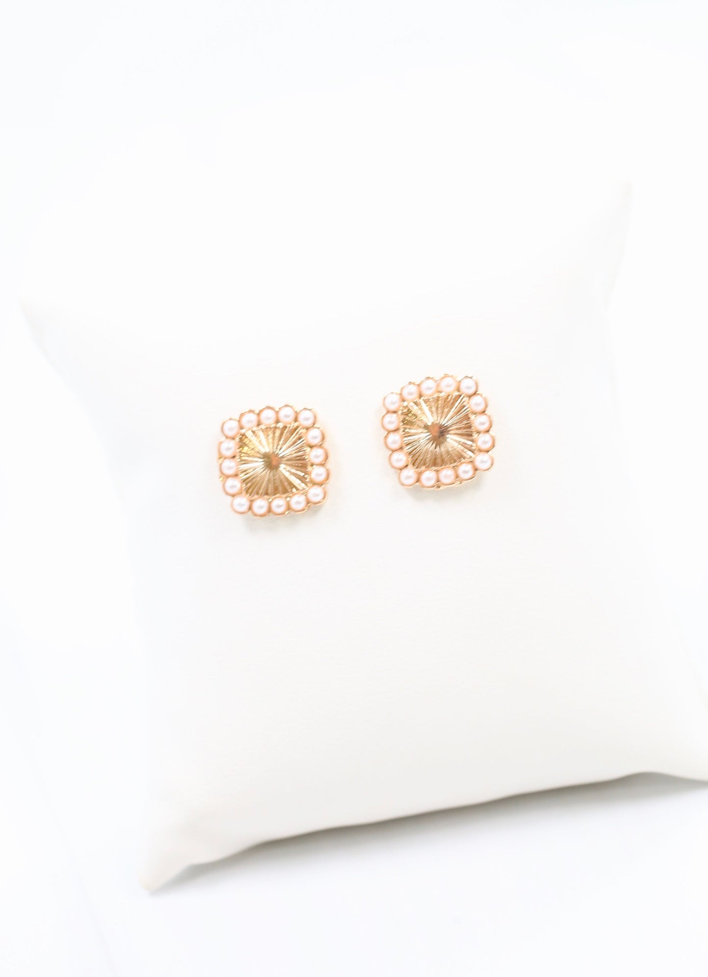 Raquel Stud Earring GOLD