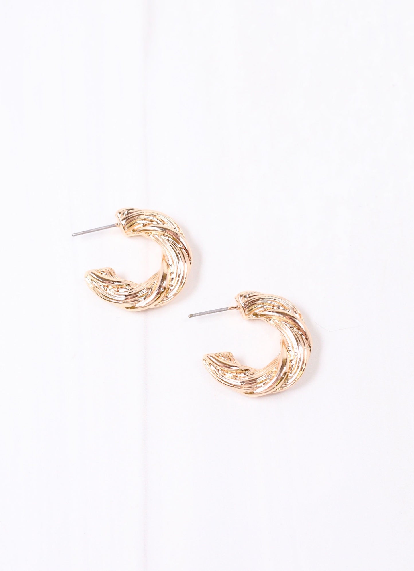 Peeples Twisted Hoop Earring GOLD