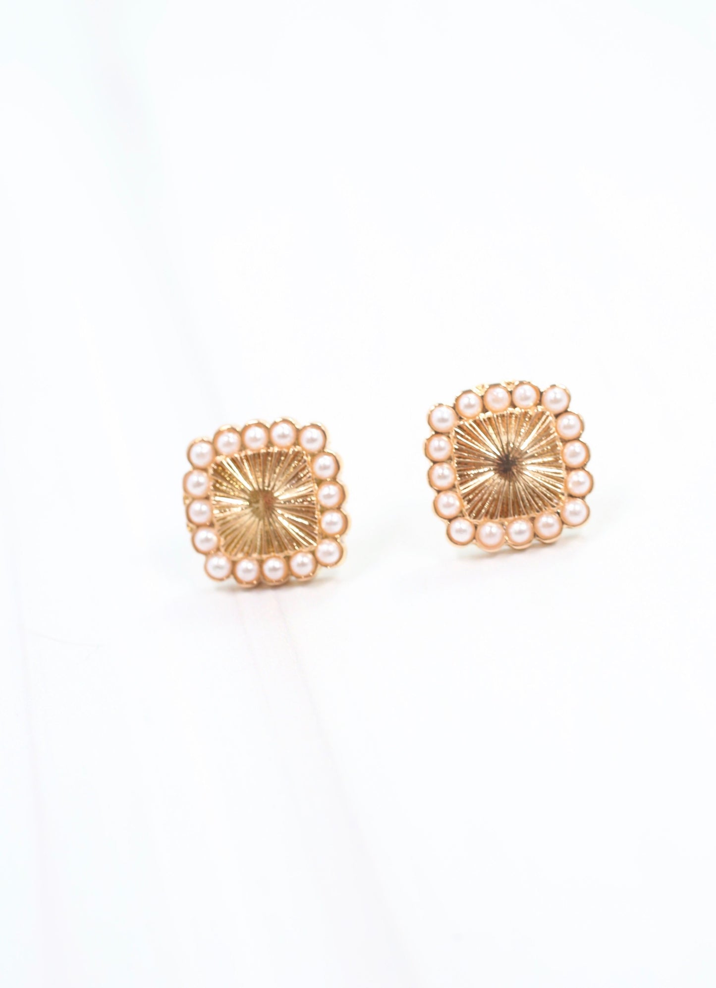 Raquel Stud Earring GOLD