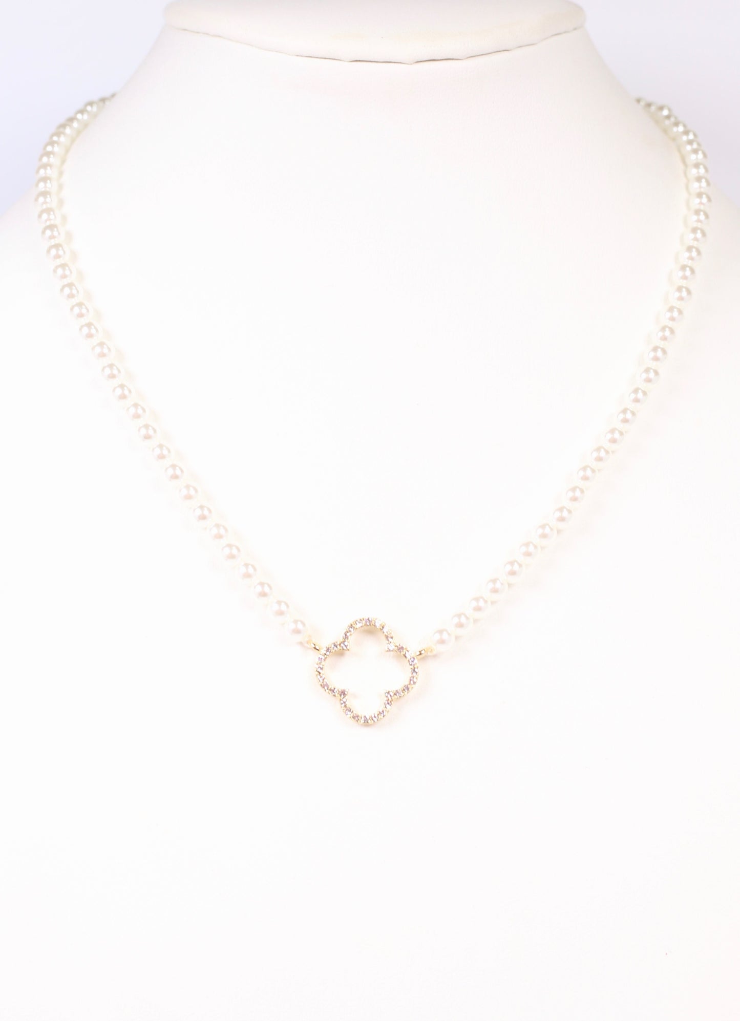 Tyrone Pearl Necklace with Clover Ivory