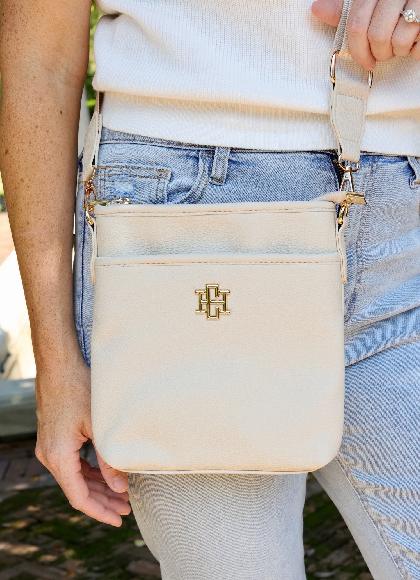 Briggs Crossbody Cream