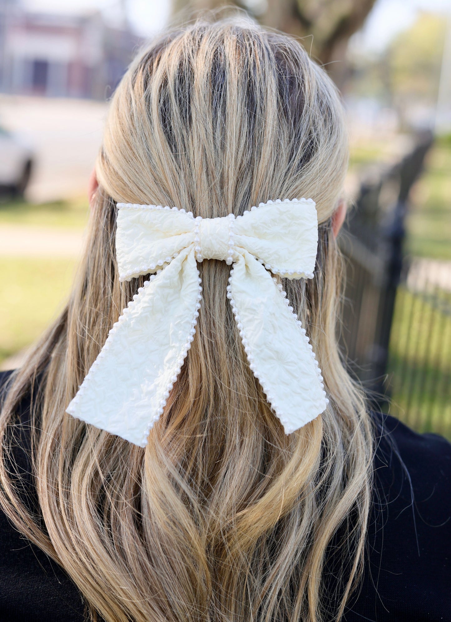 Blakely Pearl Lined Bow Cream