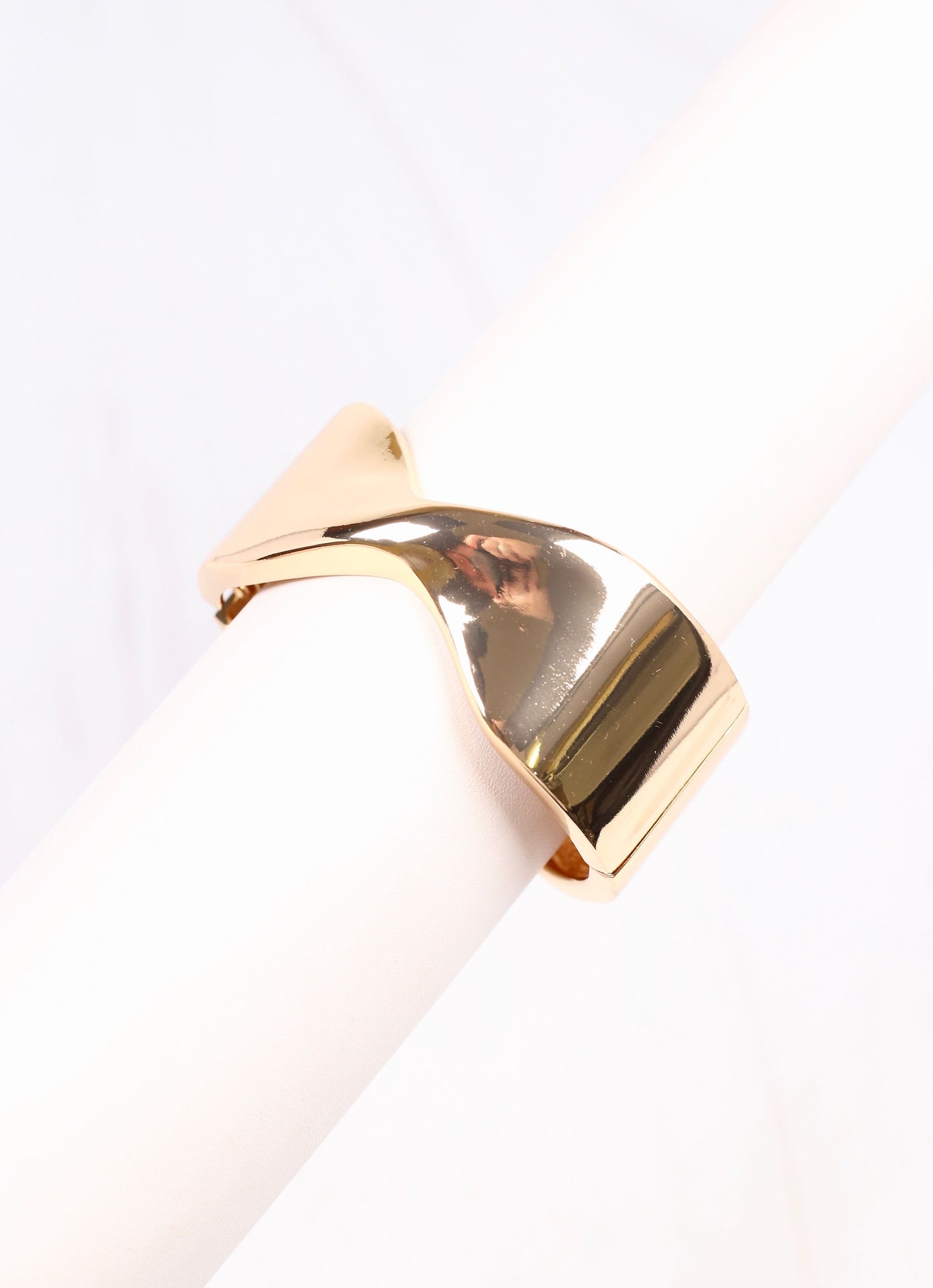 Jonny Wavy Cuff Bracelet SHINY GOLD