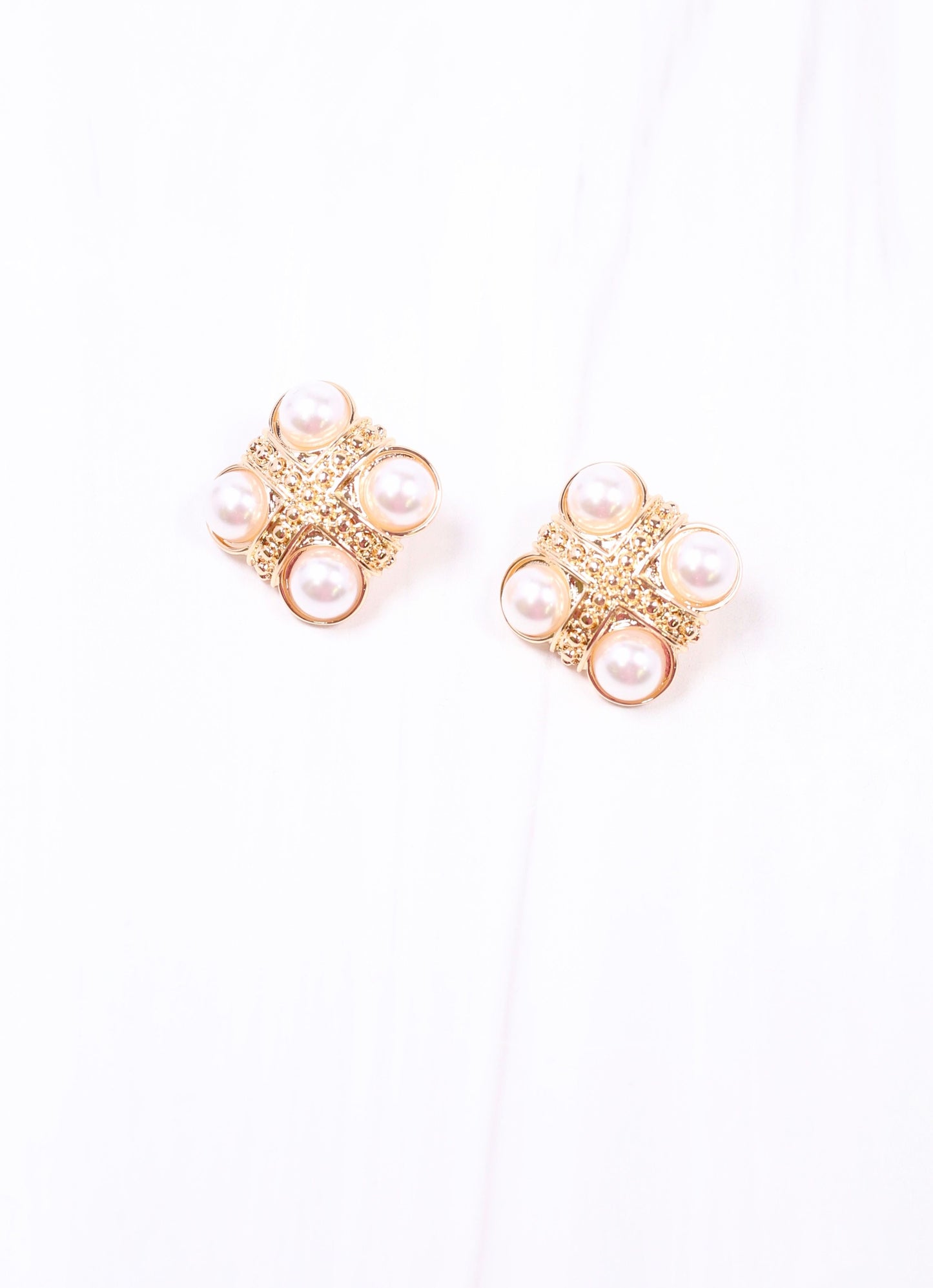 Suette Pearl Stud Earring GOLD