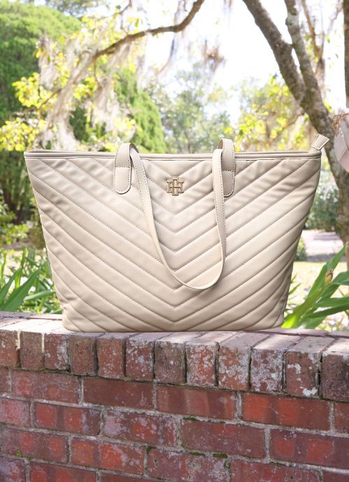 James Tote Nude V Quilted