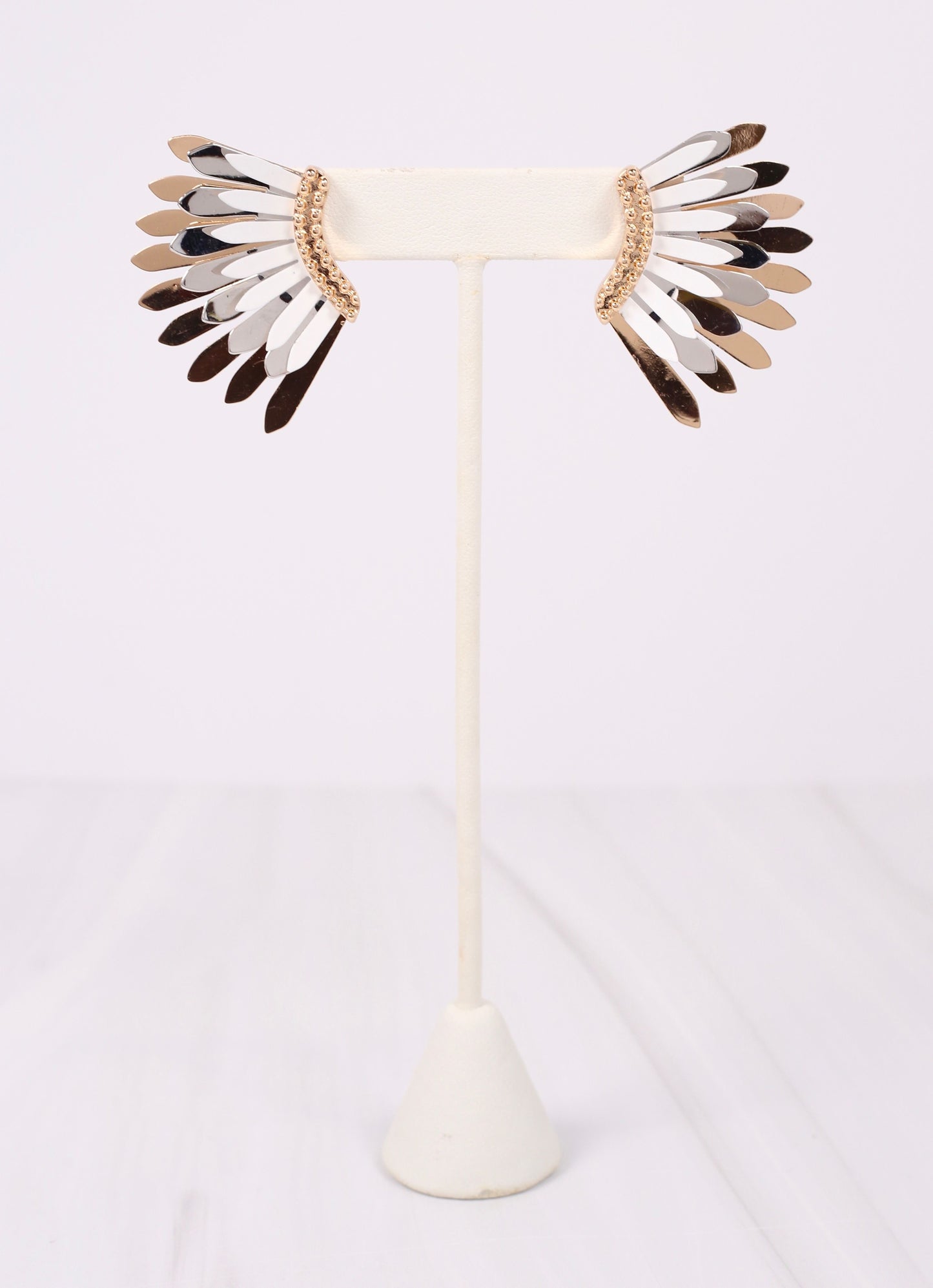 Fernie Metal Fan Earring WHITE