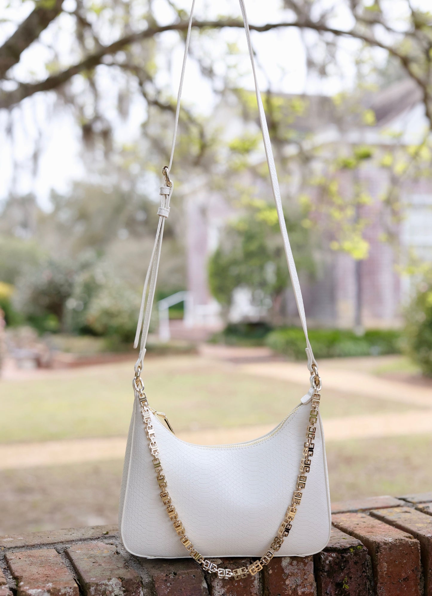 Billie Crossbody with Chain Cream