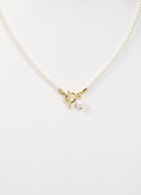Avonlea Pearl Toggle Necklace CREAM