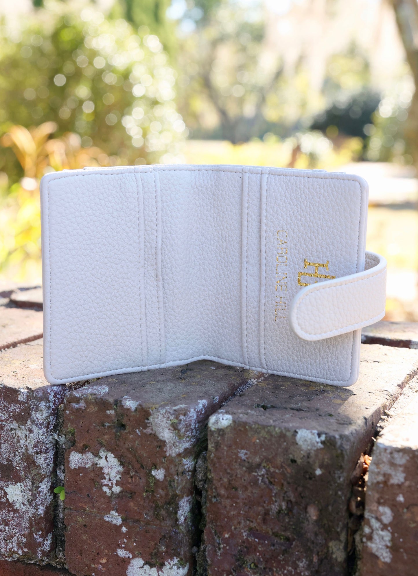 Tate Card Holder Wallet Cream