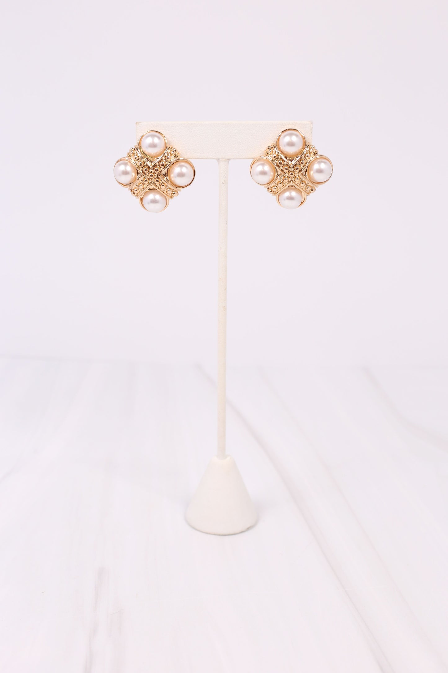 Suette Pearl Stud Earring GOLD