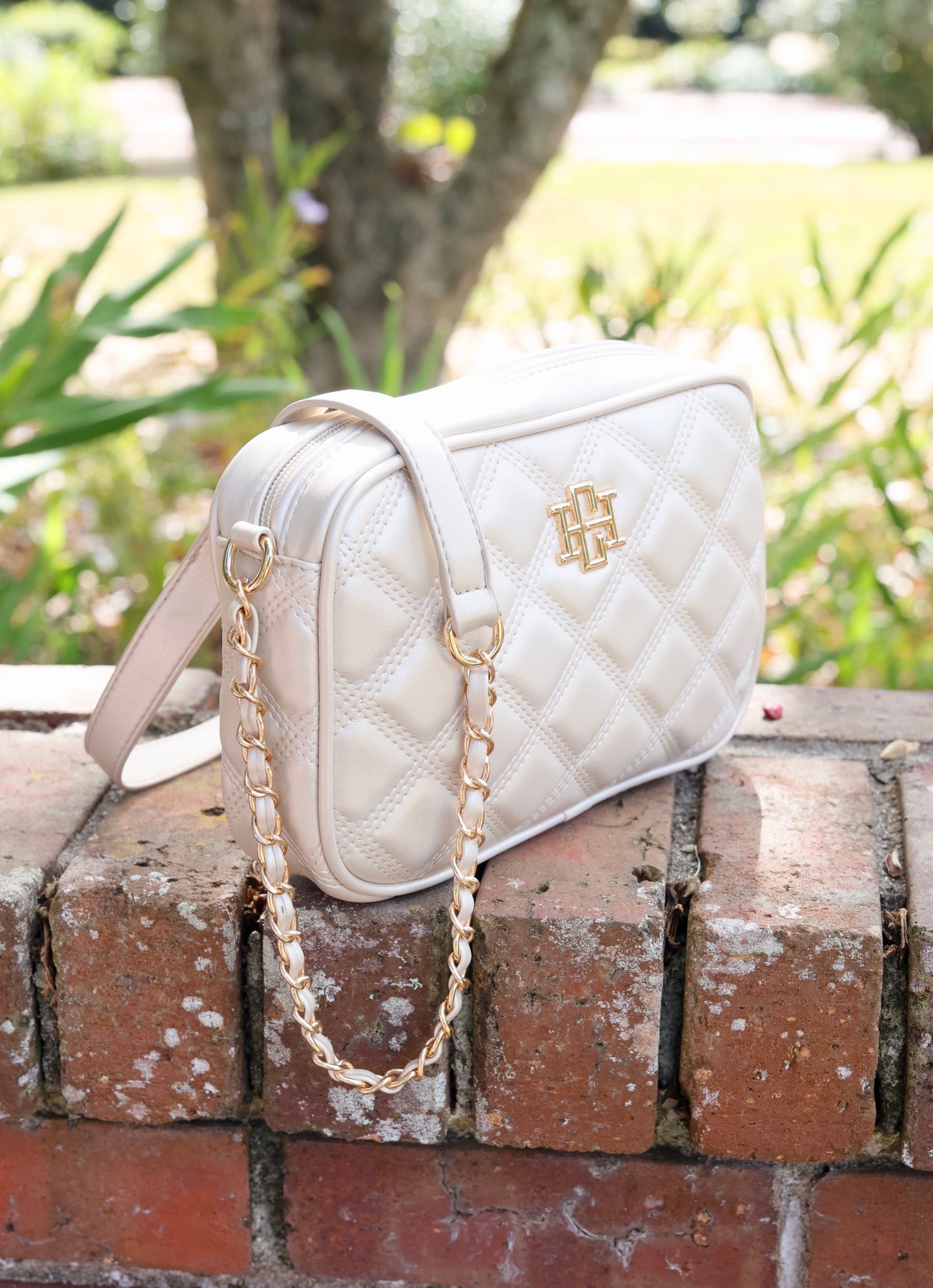 Bryce Crossbody PEARL QUILTED DQ