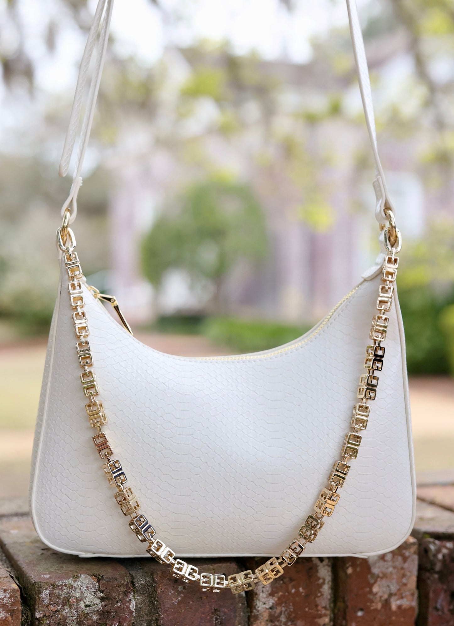 Billie Crossbody with Chain Cream