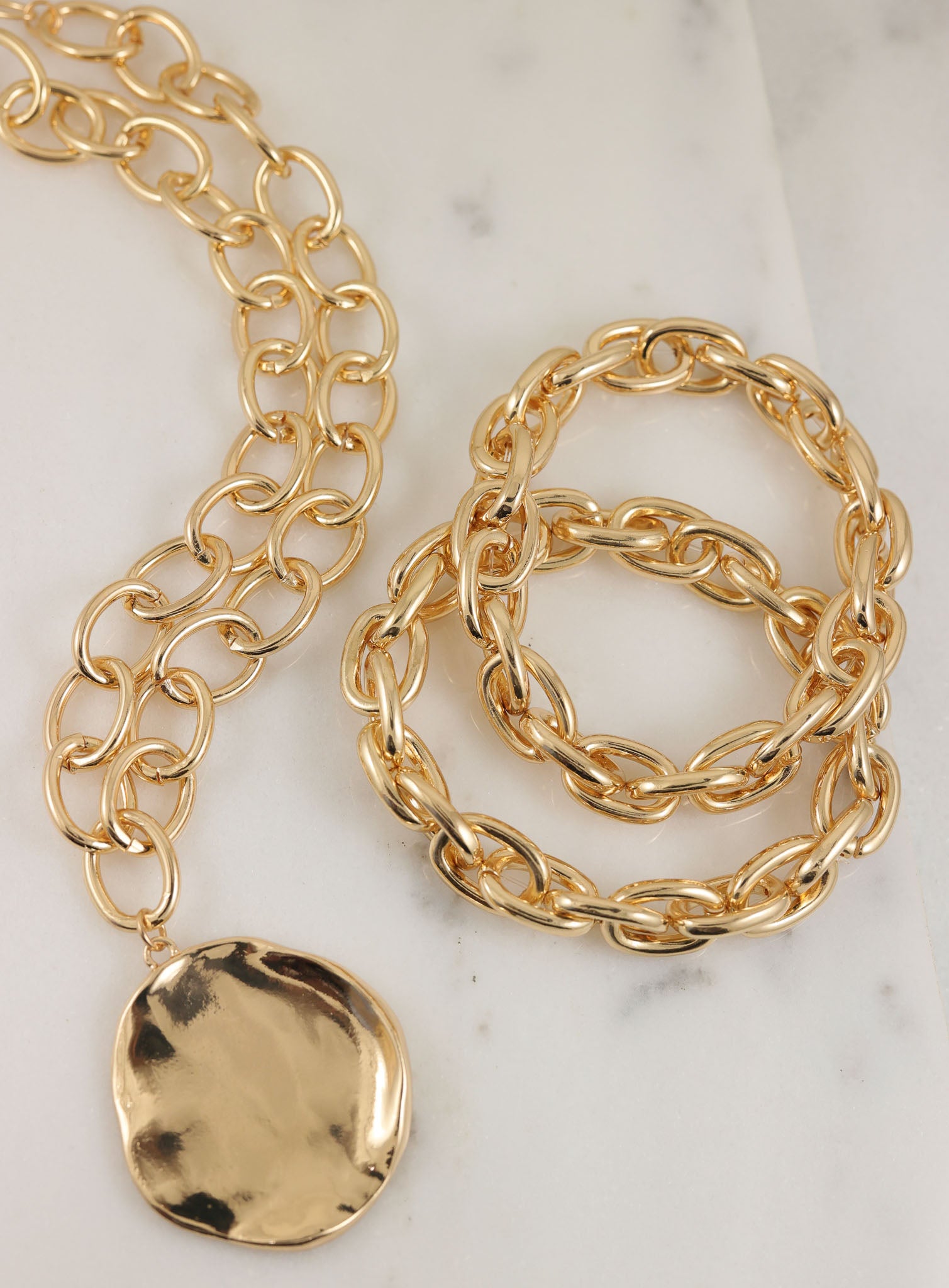 gold jewelry image