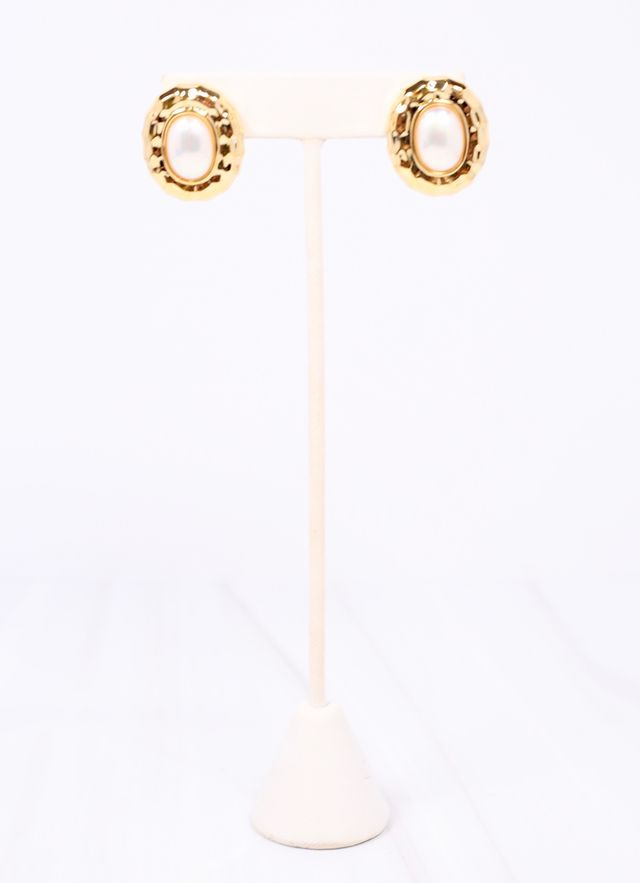 McGowan Pearl Hammered Earring GOLD