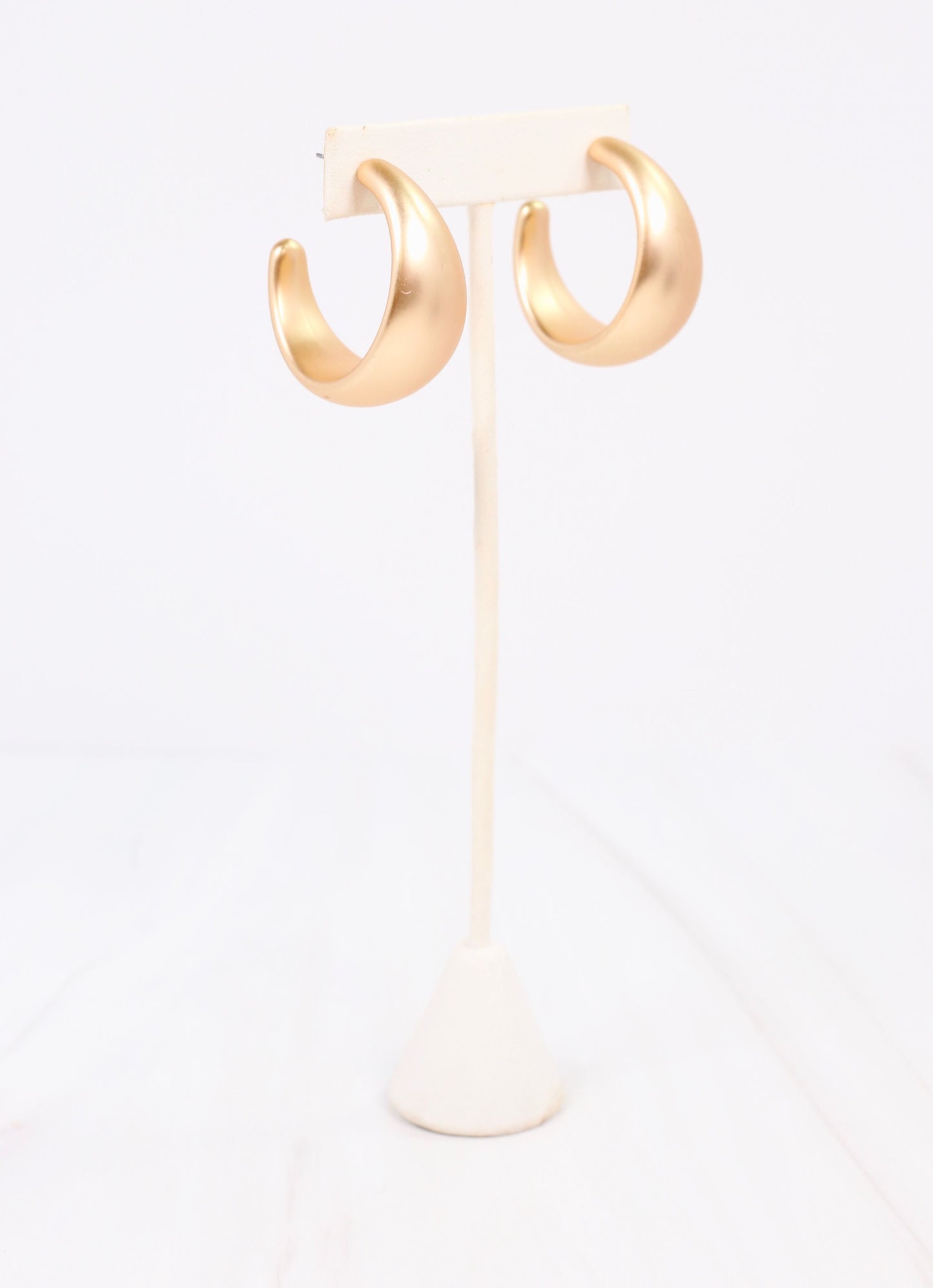 Ridgeway Hoop Earring MATTE GOLD