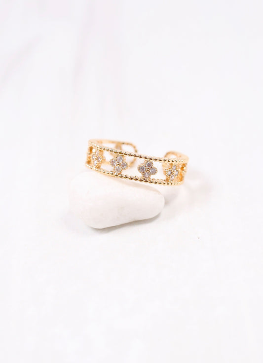 Meghan CZ Clover Ring GOLD