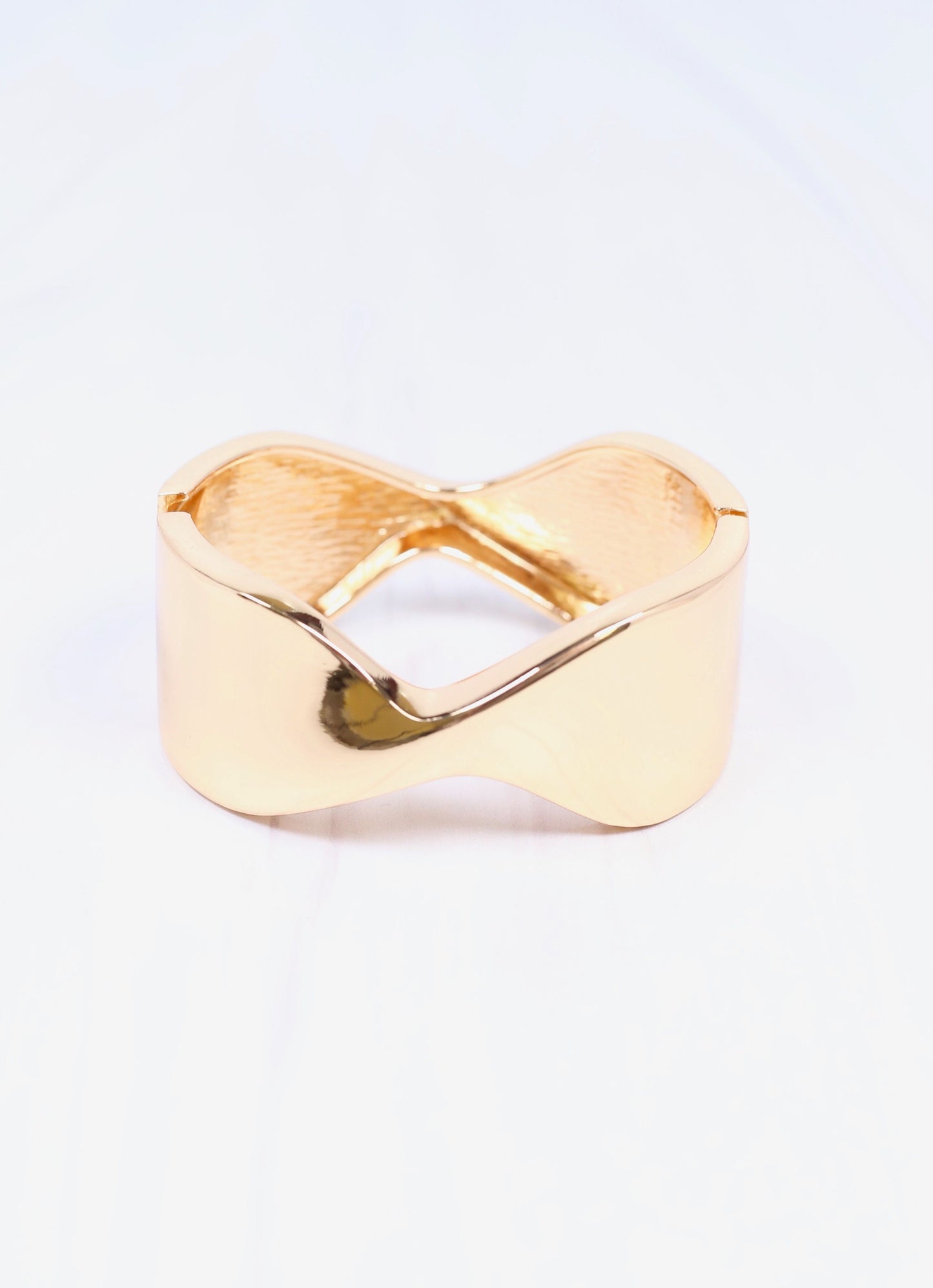 Jonny Wavy Cuff Bracelet SHINY GOLD