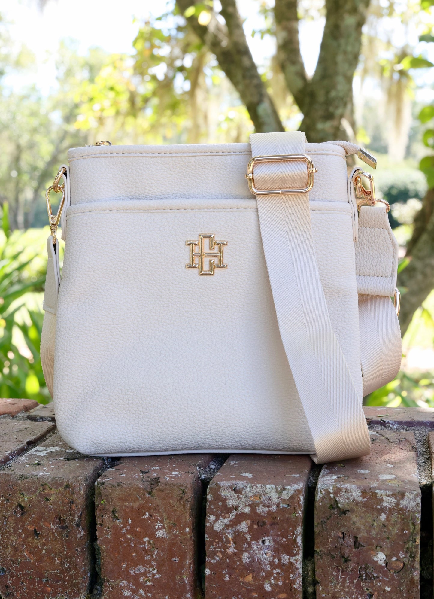 Briggs Crossbody Cream