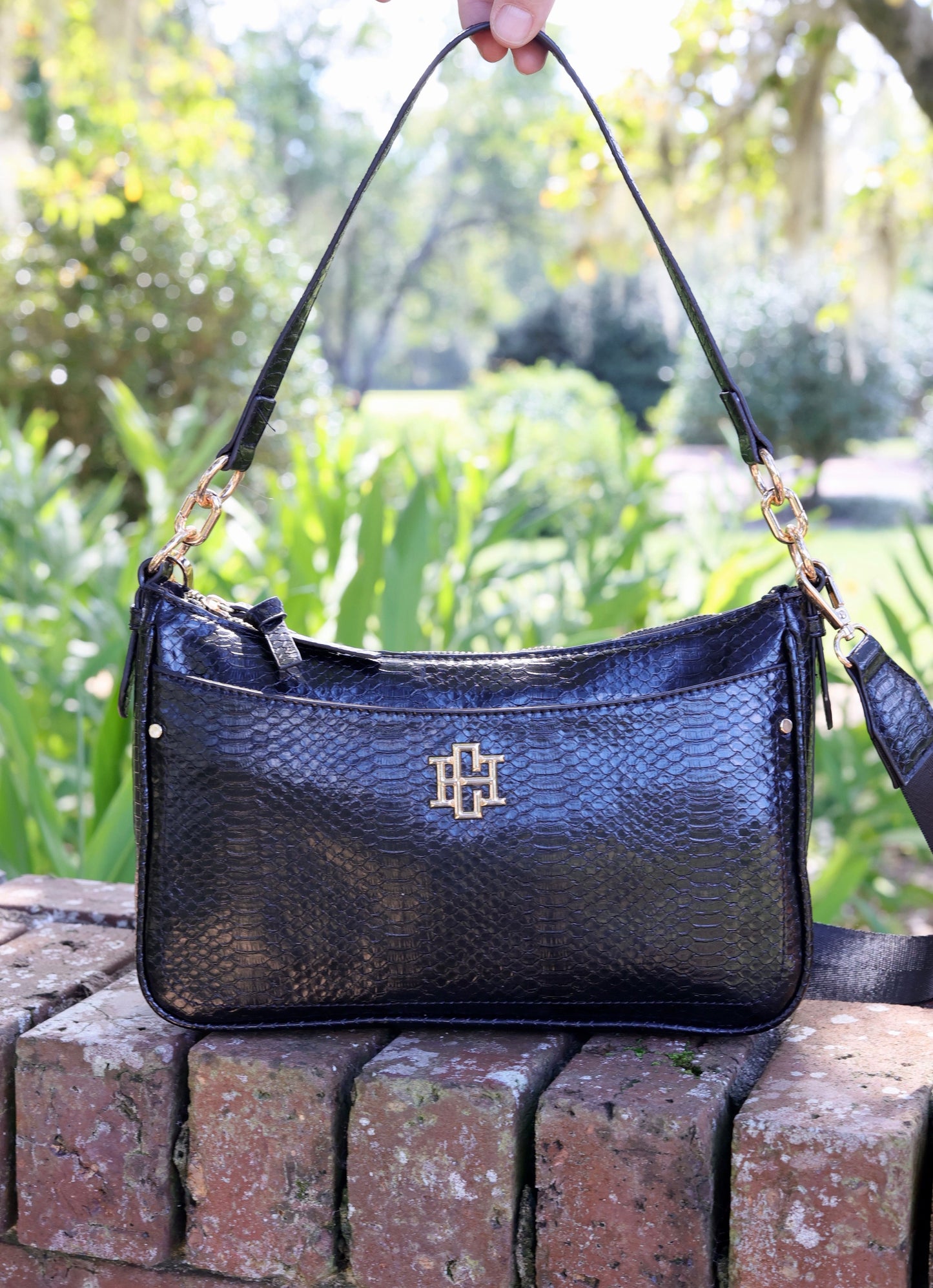 Paxton Crossbody with Pockets Black ES