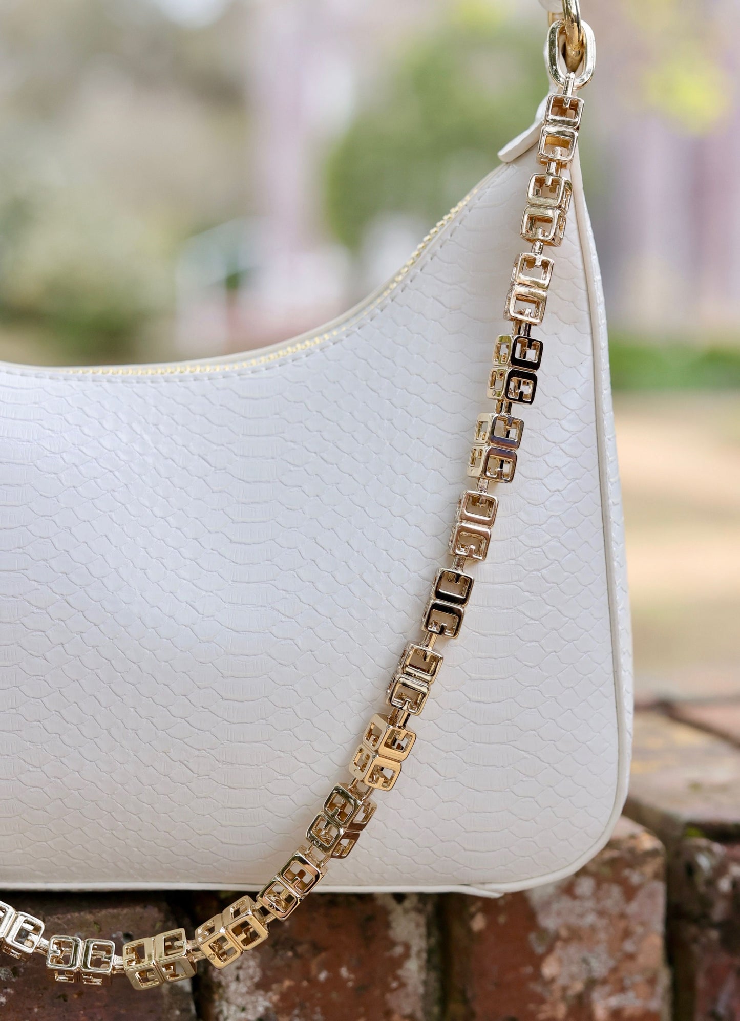 Billie Crossbody with Chain Cream