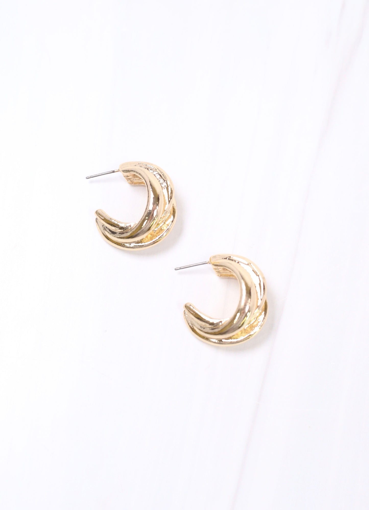 Jolene Textured Hoop Earring GOLD